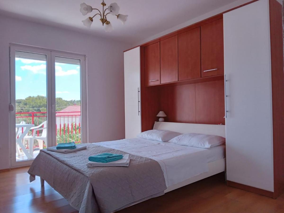 Francis Appartements Pakoštane Exterior foto